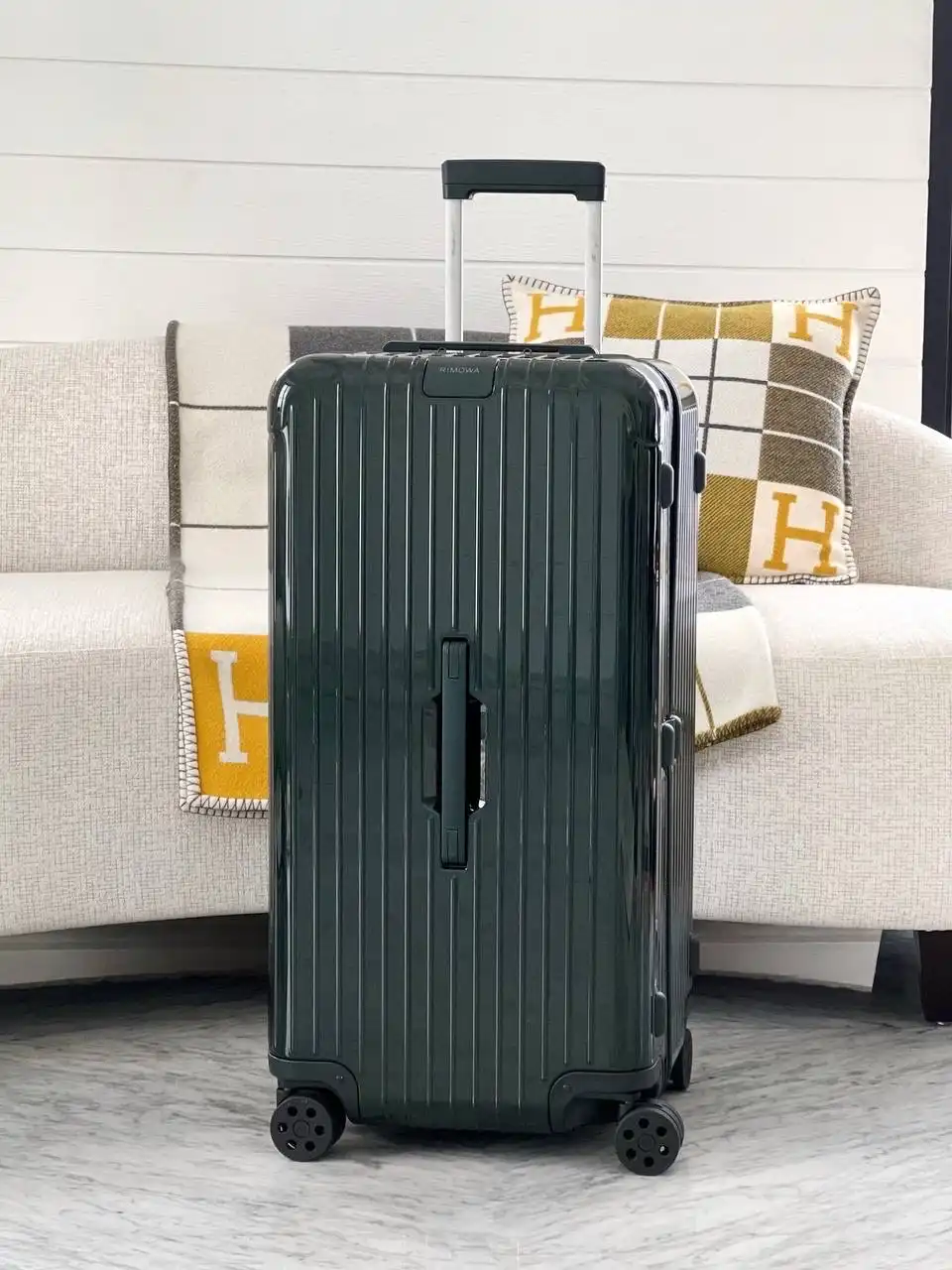 Rimowa Rimowa Essential Trunk Plus Gloss Green