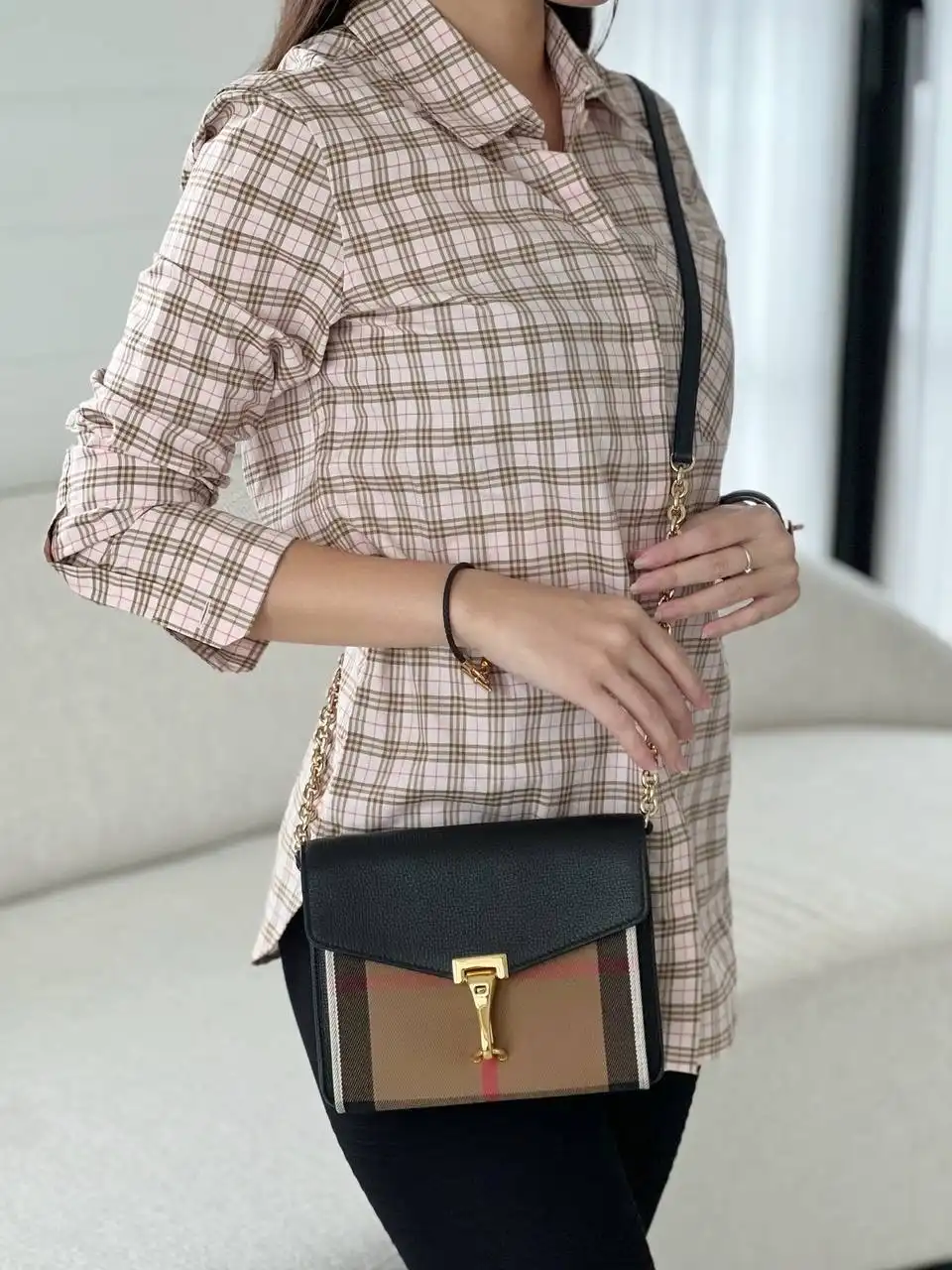 Burberry Burberry SM Macken Black Small