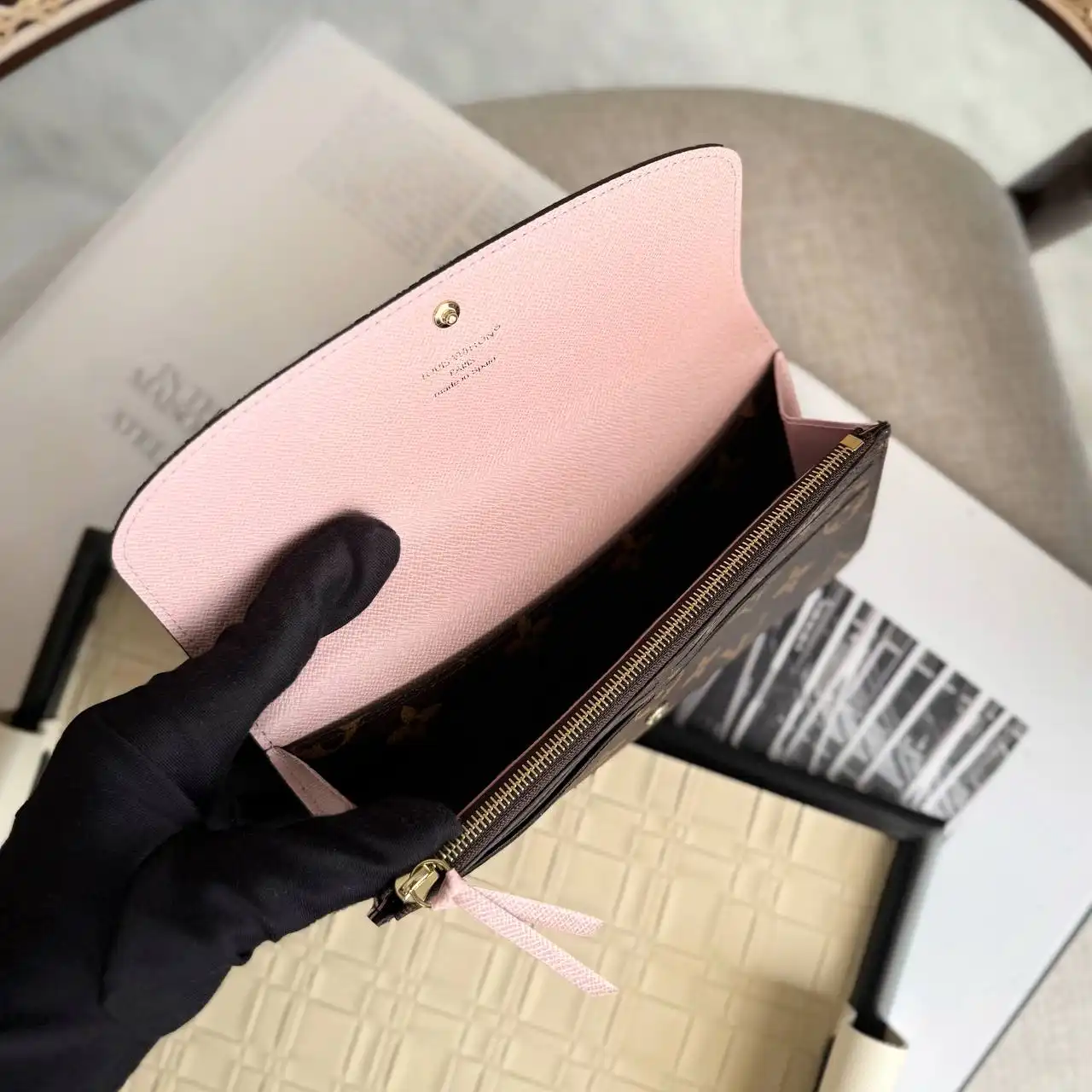 LV Emilie Wallet Monogram - photo 3