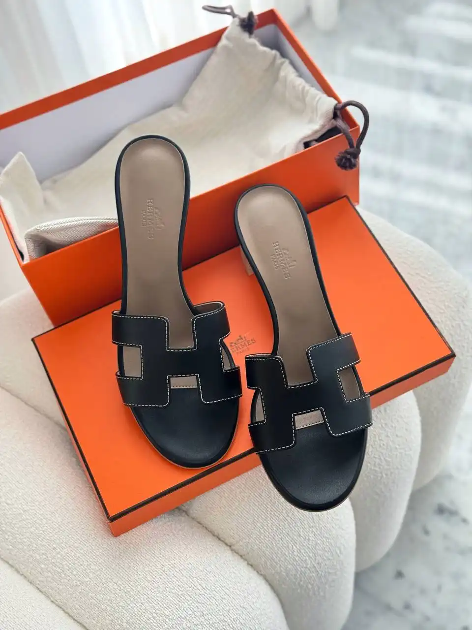 Hermes Oasis Sandal Black - null