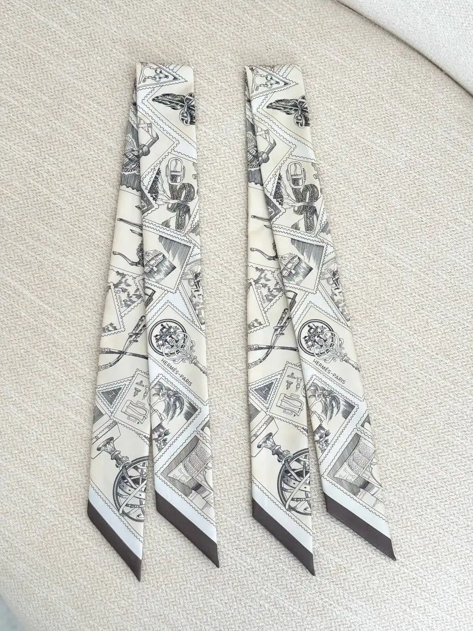 Hermes Hermes Twilly Le Philateliste du Faubourg Twilly Parchemin / Graphite / Gris