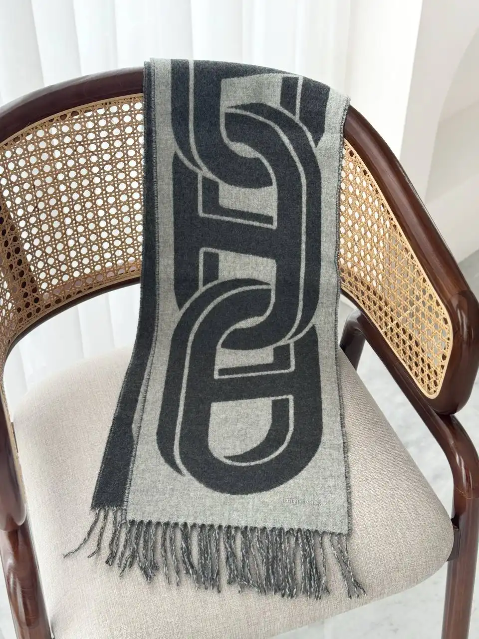 Hermes Hermes Maillons TGM Scarf Gris Chine Clair / Flanelle