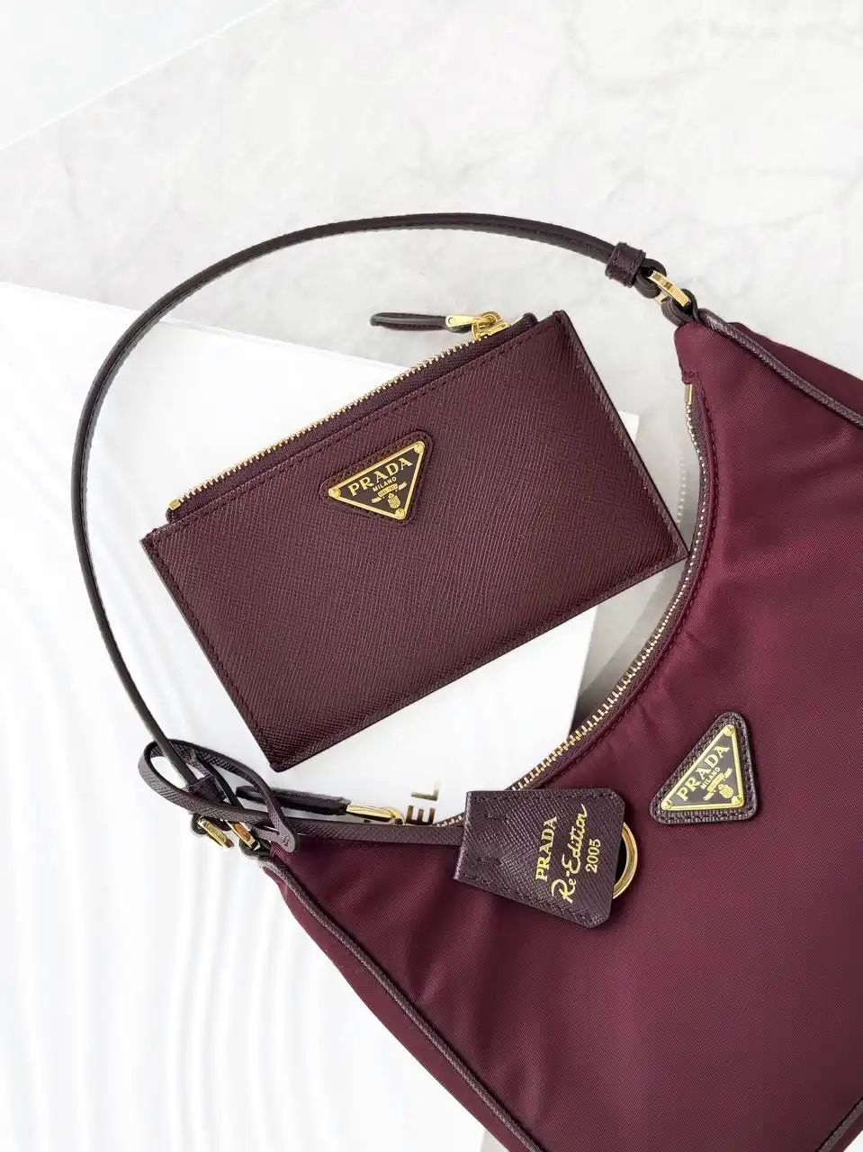 Prada Hobo 2005 Strap Leather Burgundy - photo 4