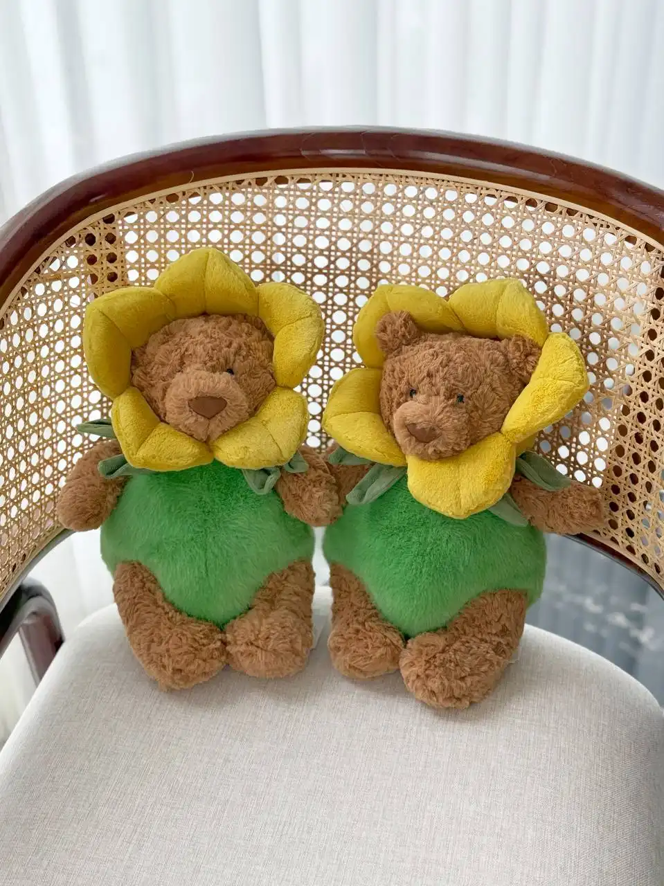 Jellycat Jellycat Bartholomew Bear Daffodil Outfit