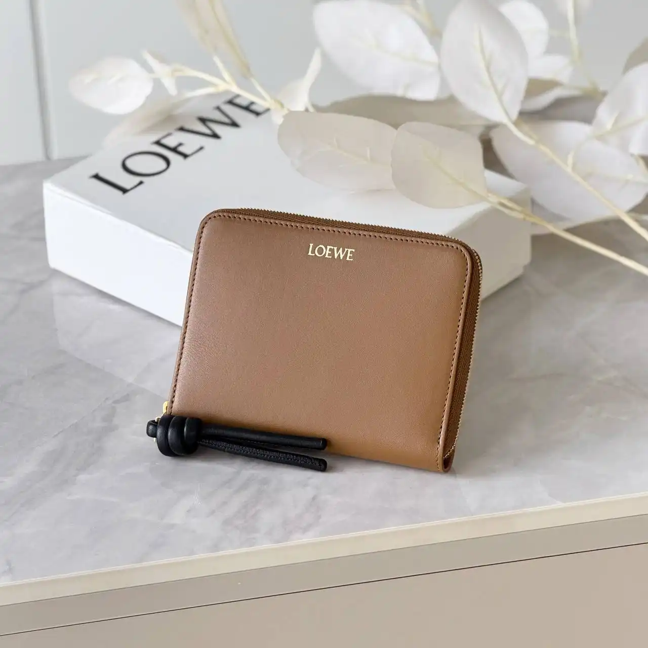 LOEWE Loewe Knot Compact Zip Around Wallet in Oak & Black