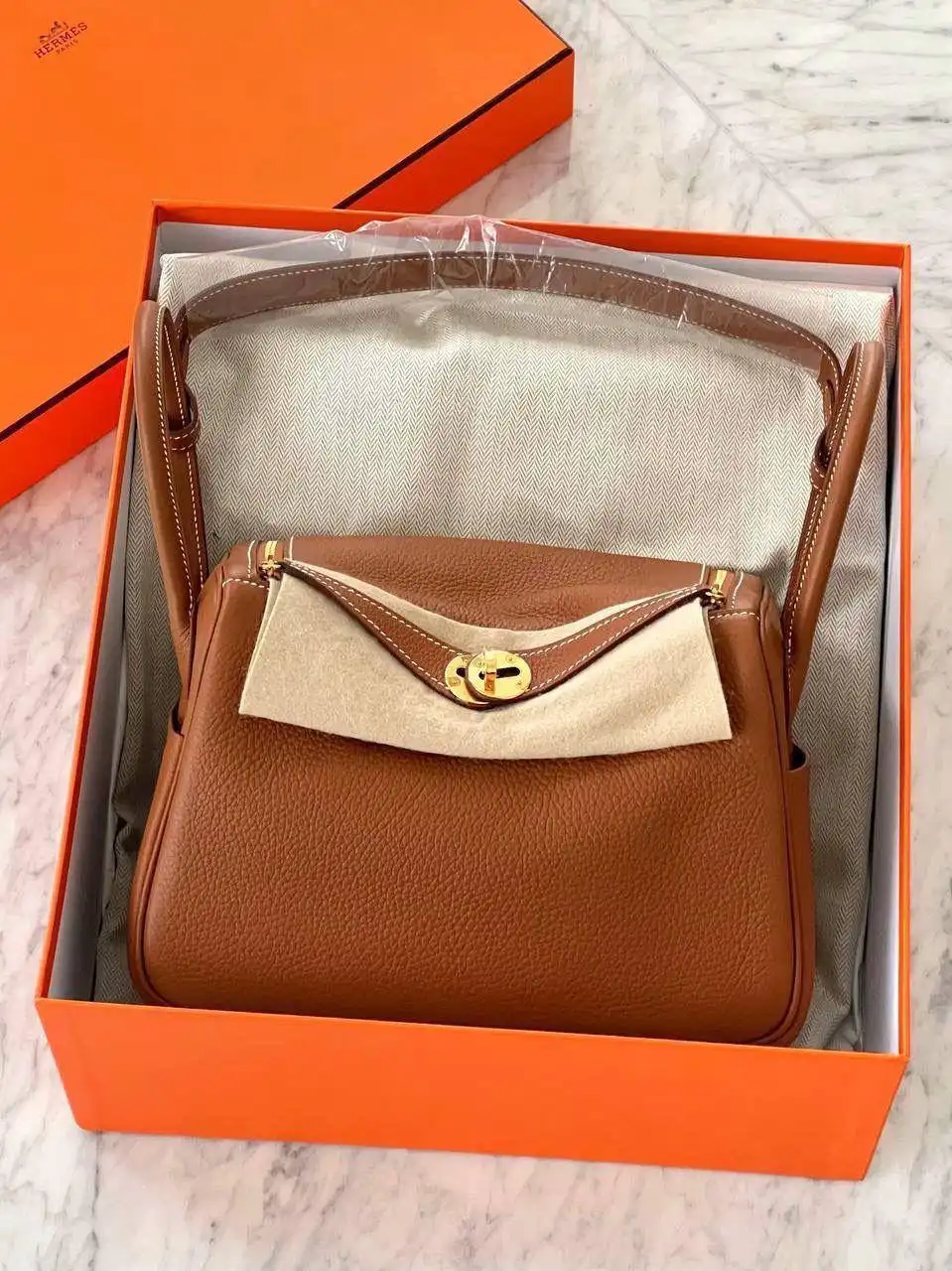 Hermes Hermes Lindy 26 / L26 Gold GHW