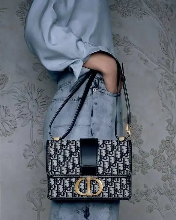 Dior 30 Montaigne Bag Oblique Navy - photo 4