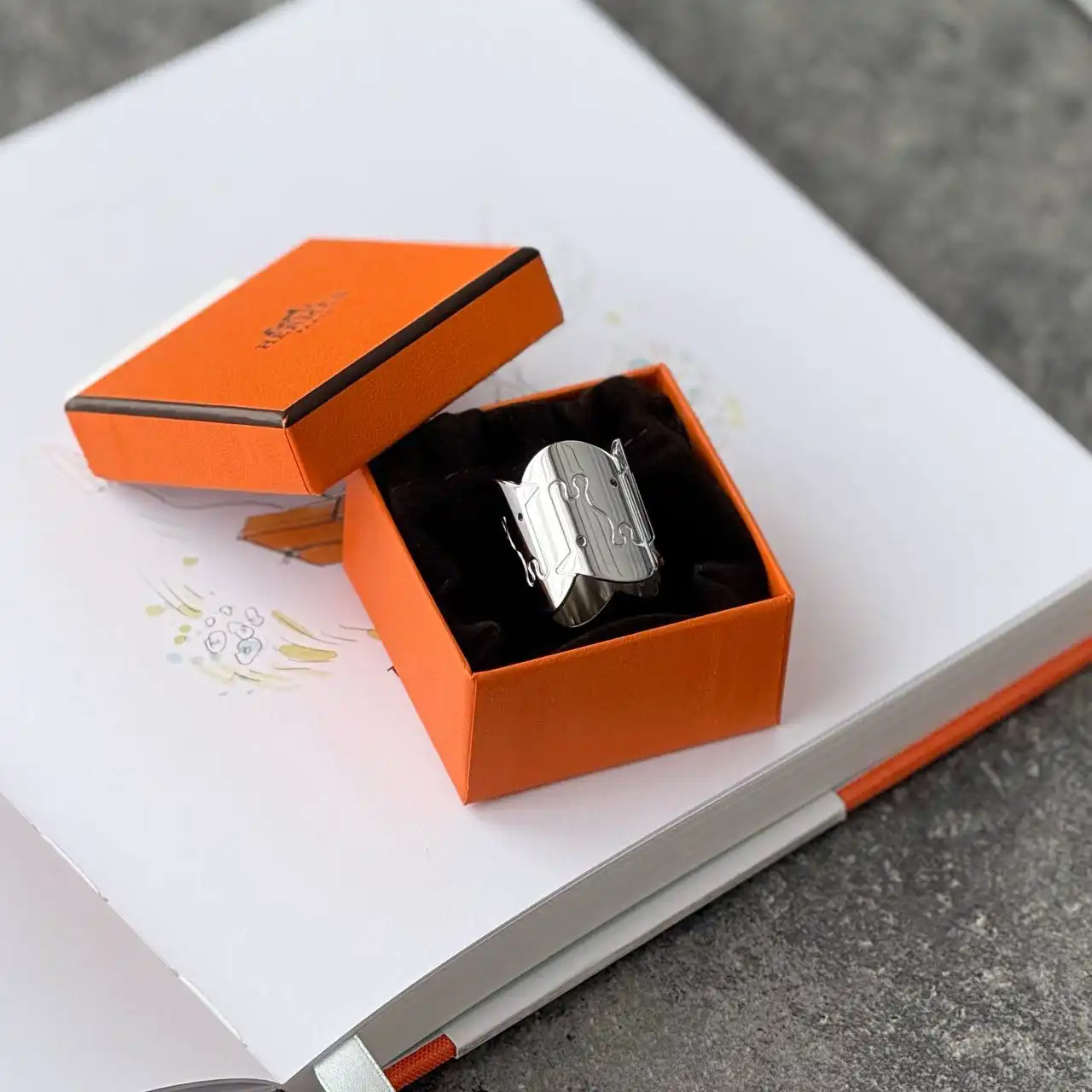 Hermes Hermes Scarf Ring Parthenon Scarf Ring PHW