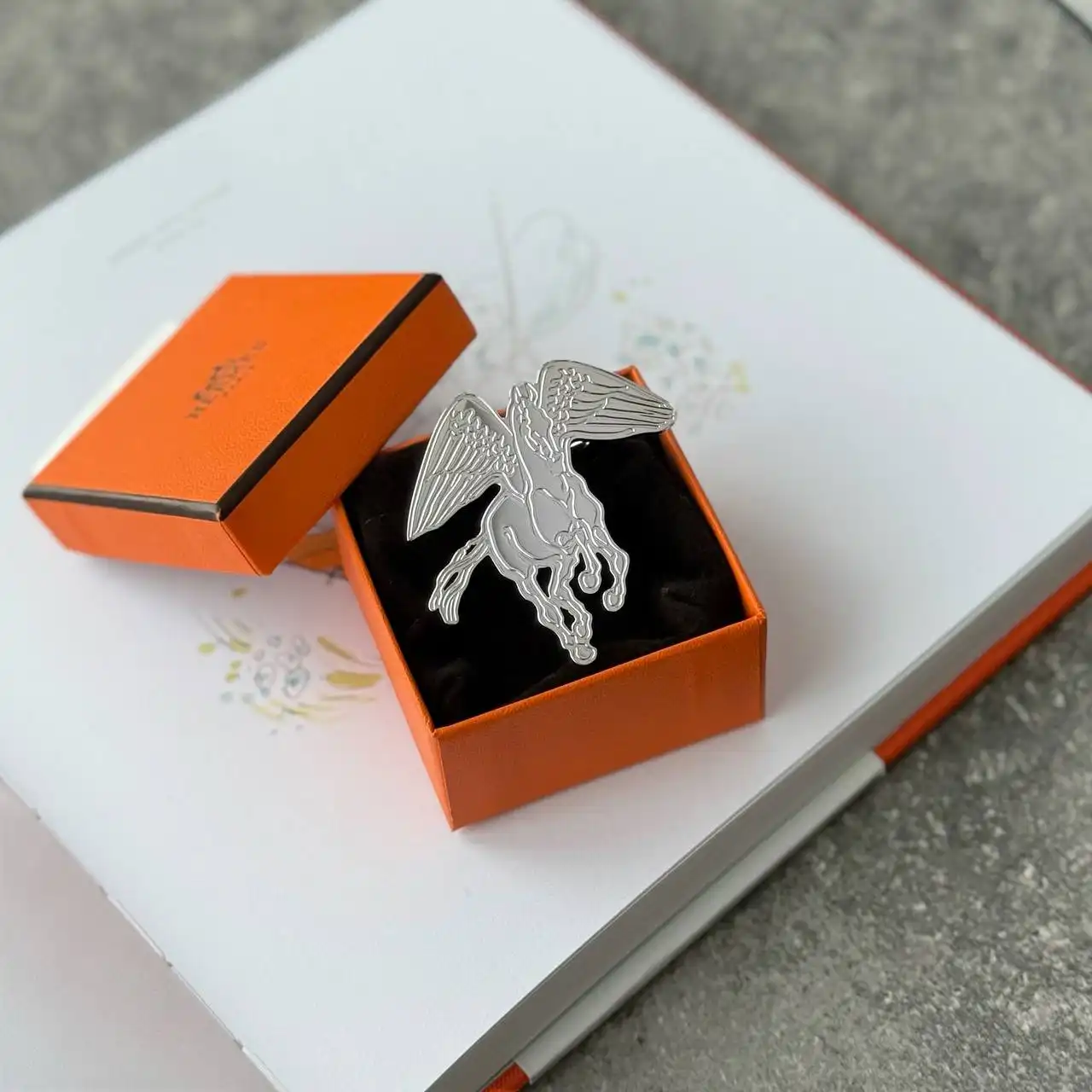 Hermes Hermes Scarf Ring Pegase Scarf Ring SHW