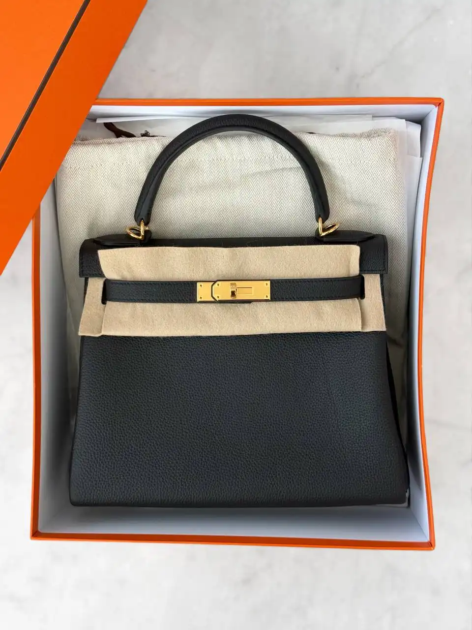 Hermes Hermes Kelly 28 / K28 Black Togo GHW
