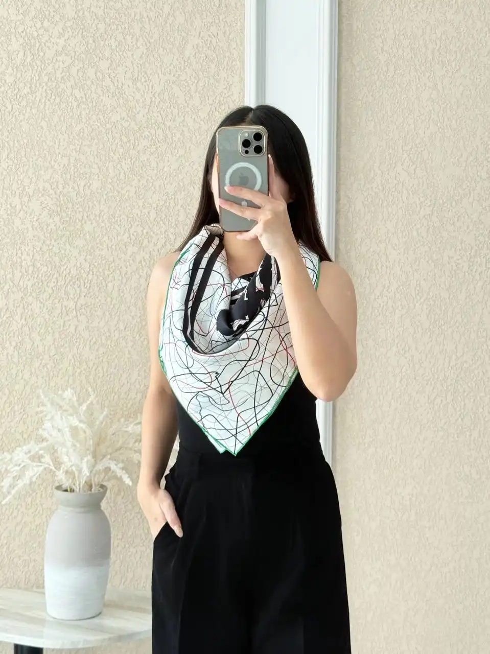 Hermes Brides de Gala au Fil de Soie scarf 90 Blanc White / Noir Black/ Rouge - photo 5
