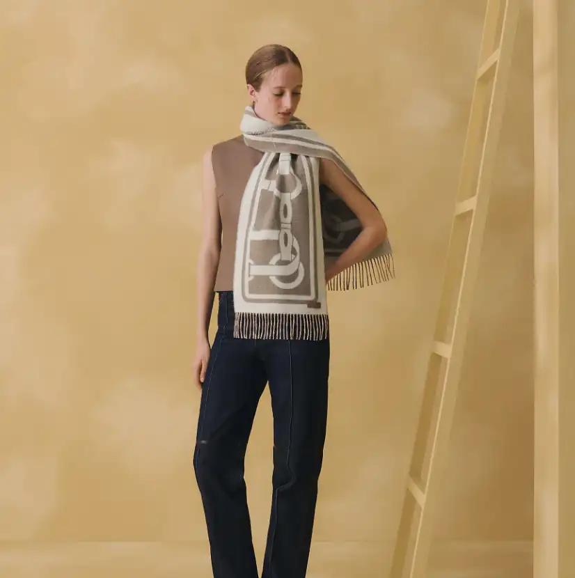 Hermes Petite Casaque Coaching Scarf Desert / Ivoire - photo 3