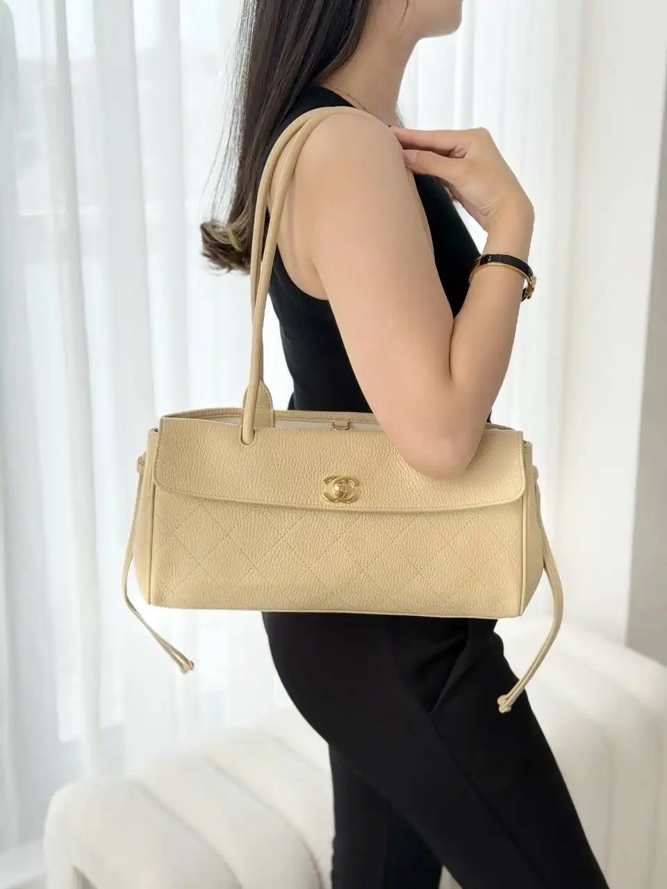 Chanel Baguette East West Tote Small Bag Beige - photo 6