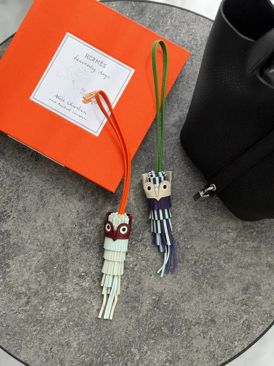 Hermes Accessoire de sac Chouette Vert Peppermint / Craie / Feu / Rouge H / Blanc - photo 4