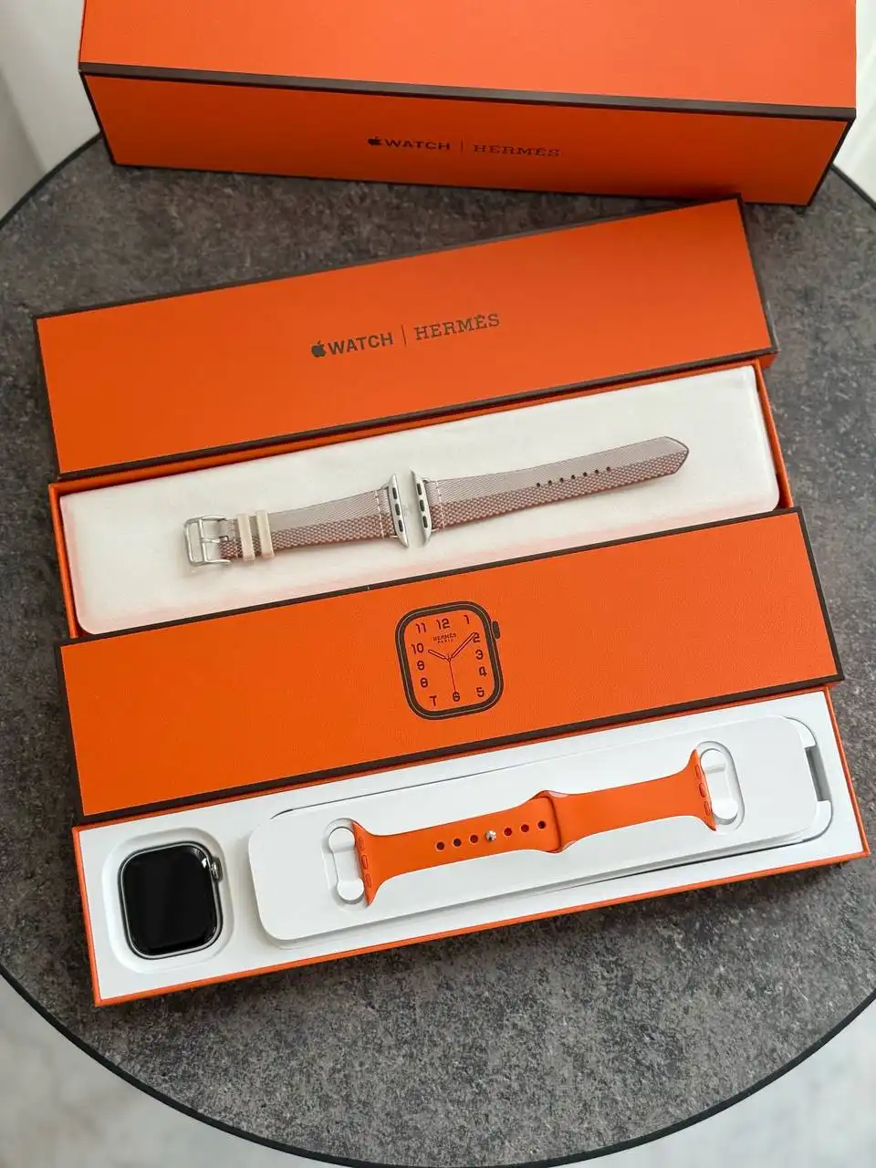 Hermes Apple Watch Series 11 42 mm - Silver - Strap Orange - Strap Toile H Double Jeu Ecru / Ecru