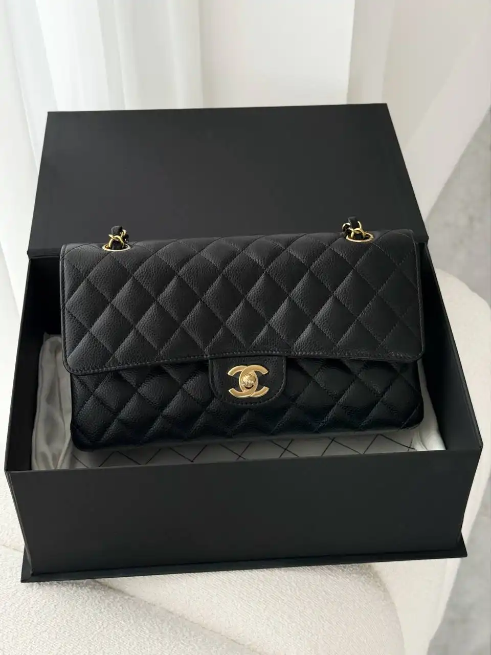 CHANEL Chanel Medium Classic Double Flap Caviar Black GHW