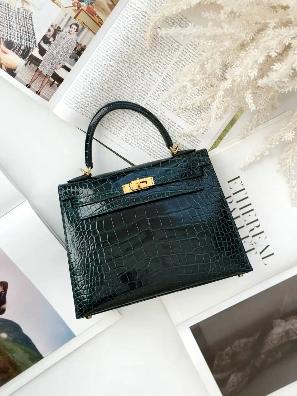 Hermes Hermes Kelly 25 / K25 Croco Alligator Shiny Vert Cypress Stamp W 2026
