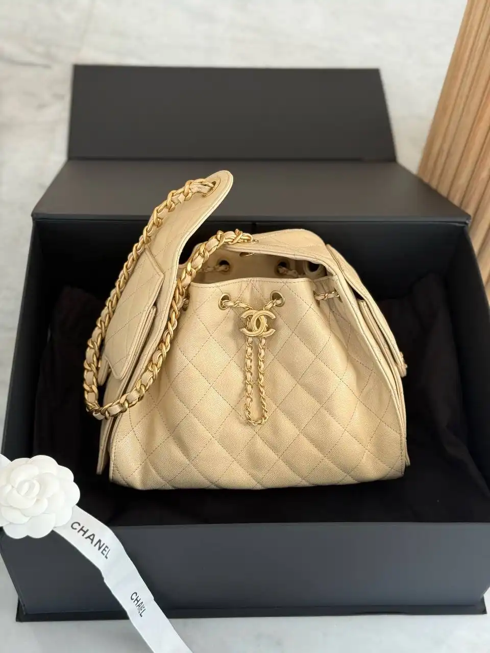CHANEL Chanel 25 / C25 Small Beige 2026 GHW