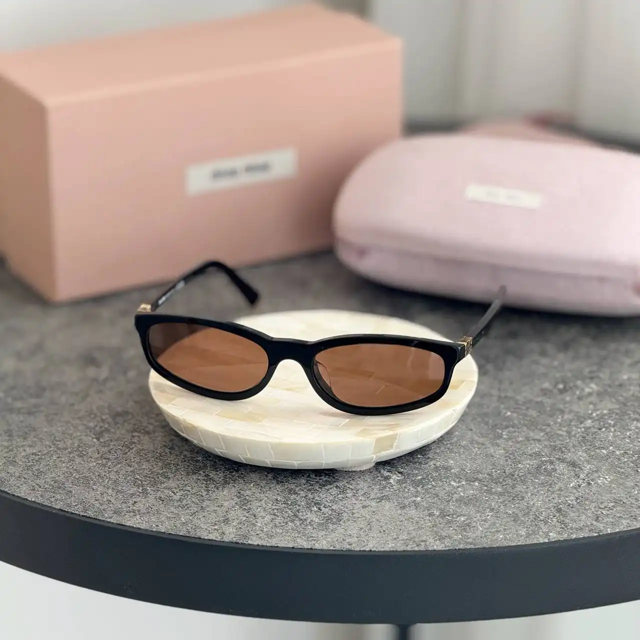 Miu Miu Miu Miu Miu Regard Sunglasses Camel Lenses