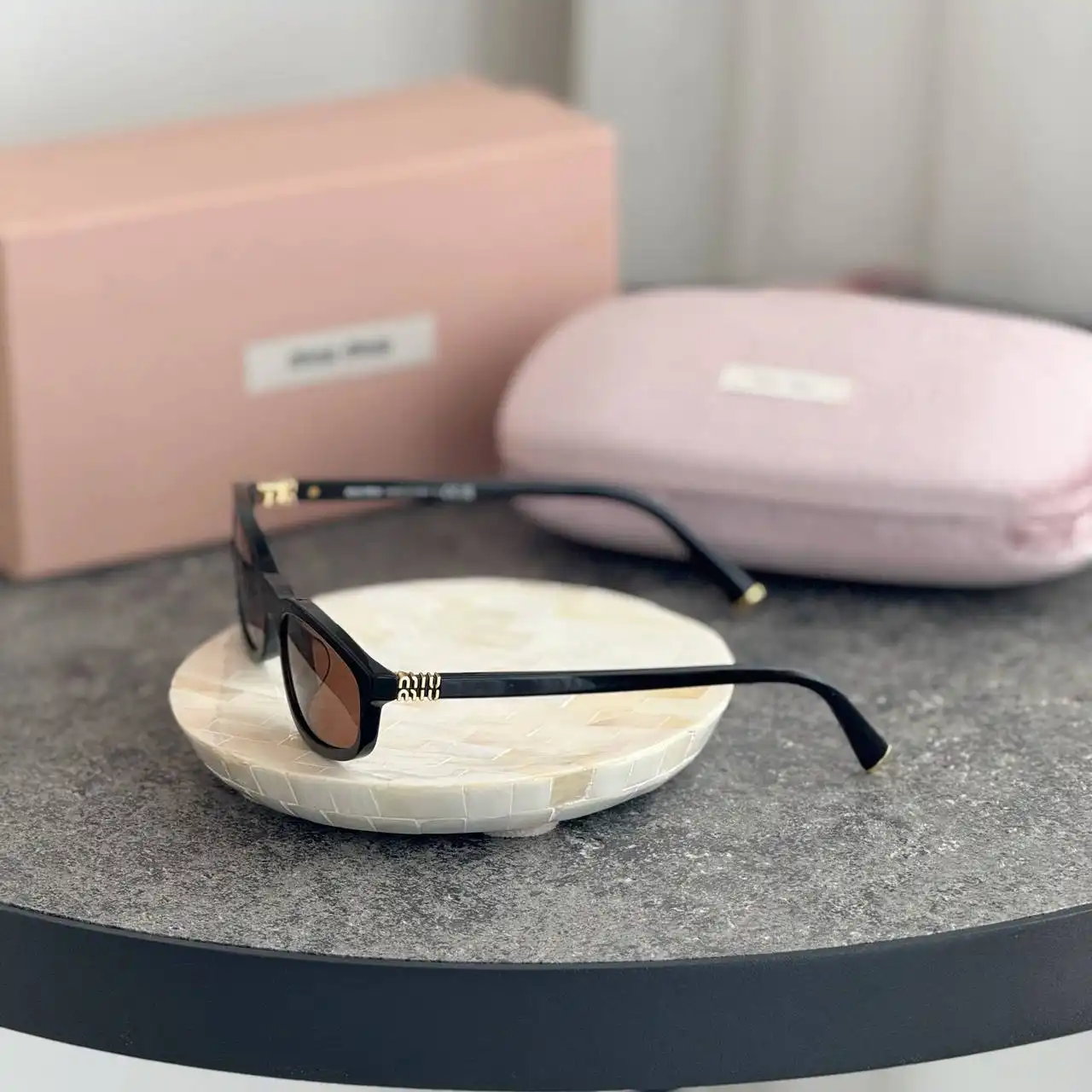 Miu Miu Miu Miu Miu Regard Sunglasses Camel Lenses