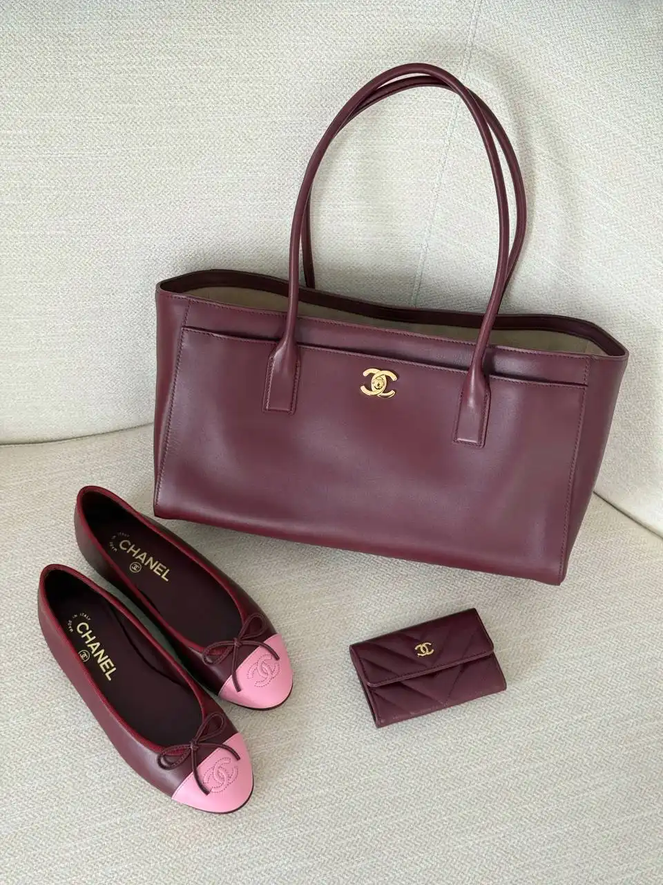 CHANEL Chanel Tote Bag Burgundy GHW