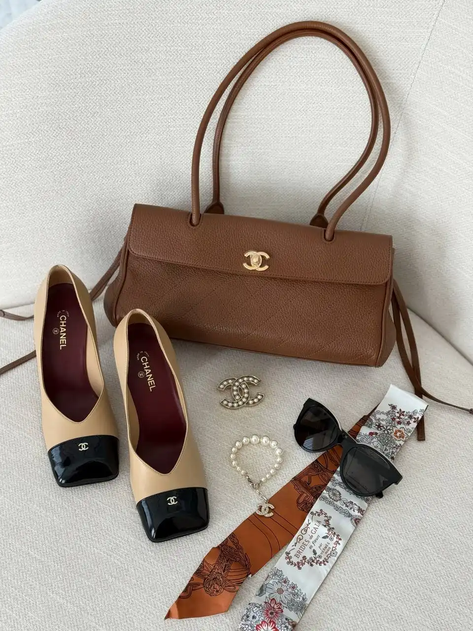 Chanel Baguette East West Tote Bag Small Caramel GHW - photo 4