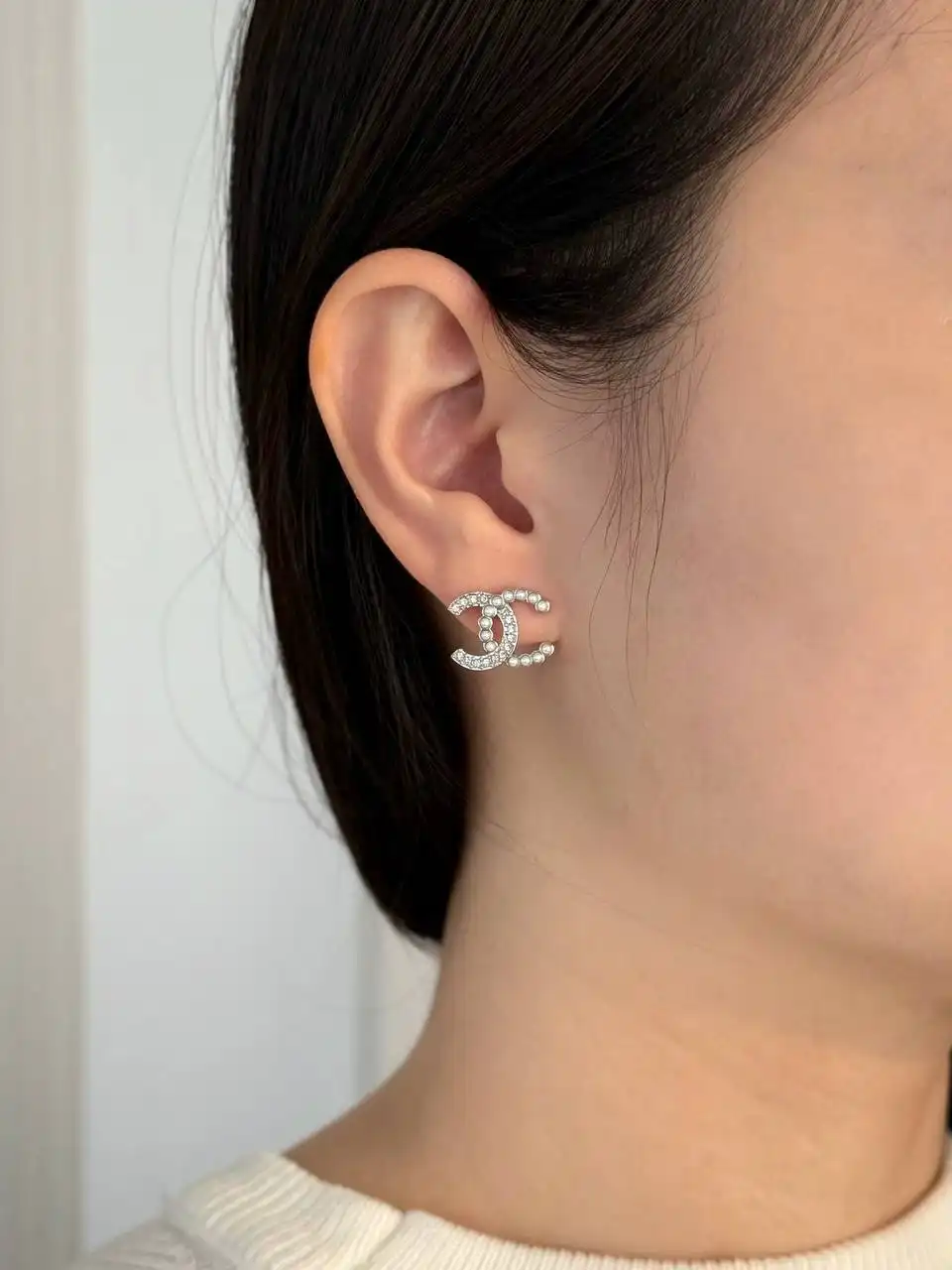 Chanel Earring Pearl Blink Mirror SHW - photo 3