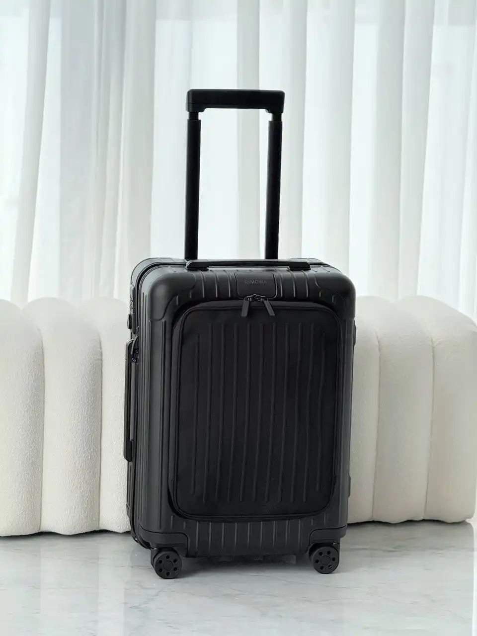Rimowa Rimowa Essential Sleeve Cabin Regular