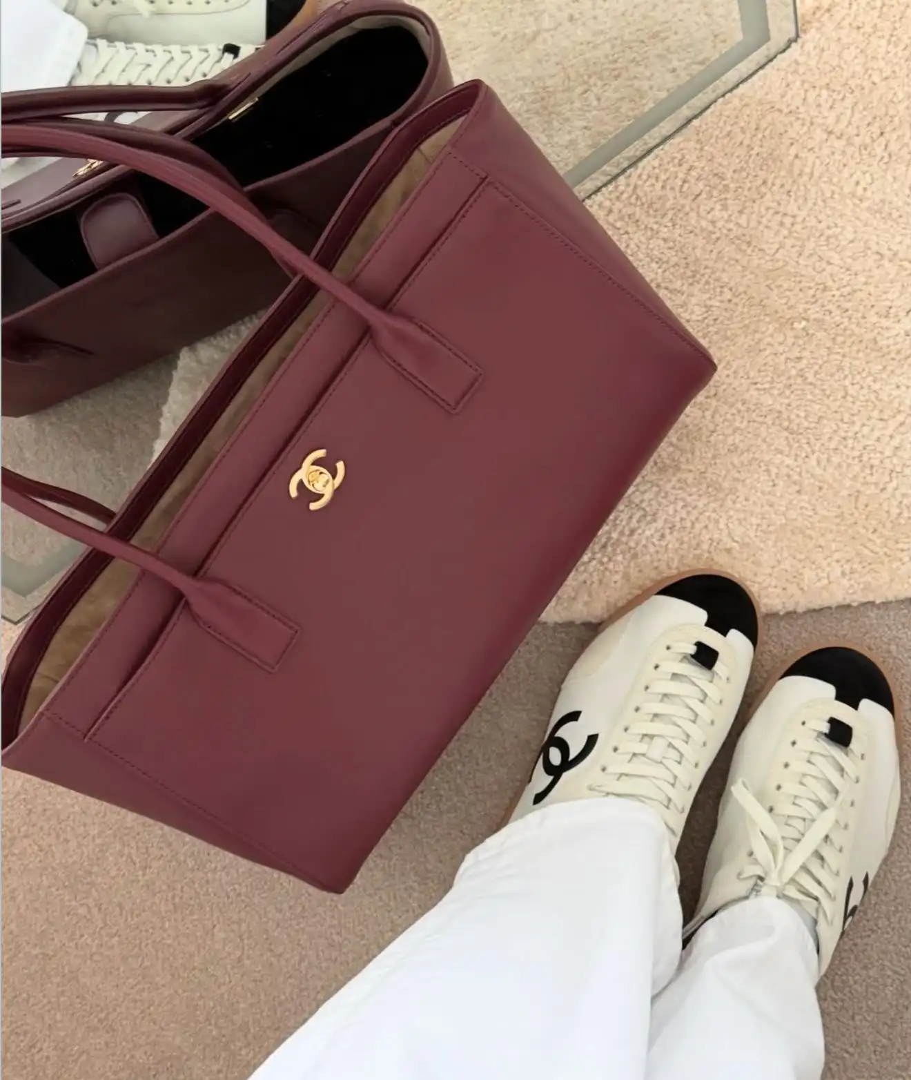 CHANEL Chanel Executive Tote Regular Burgundy GHW