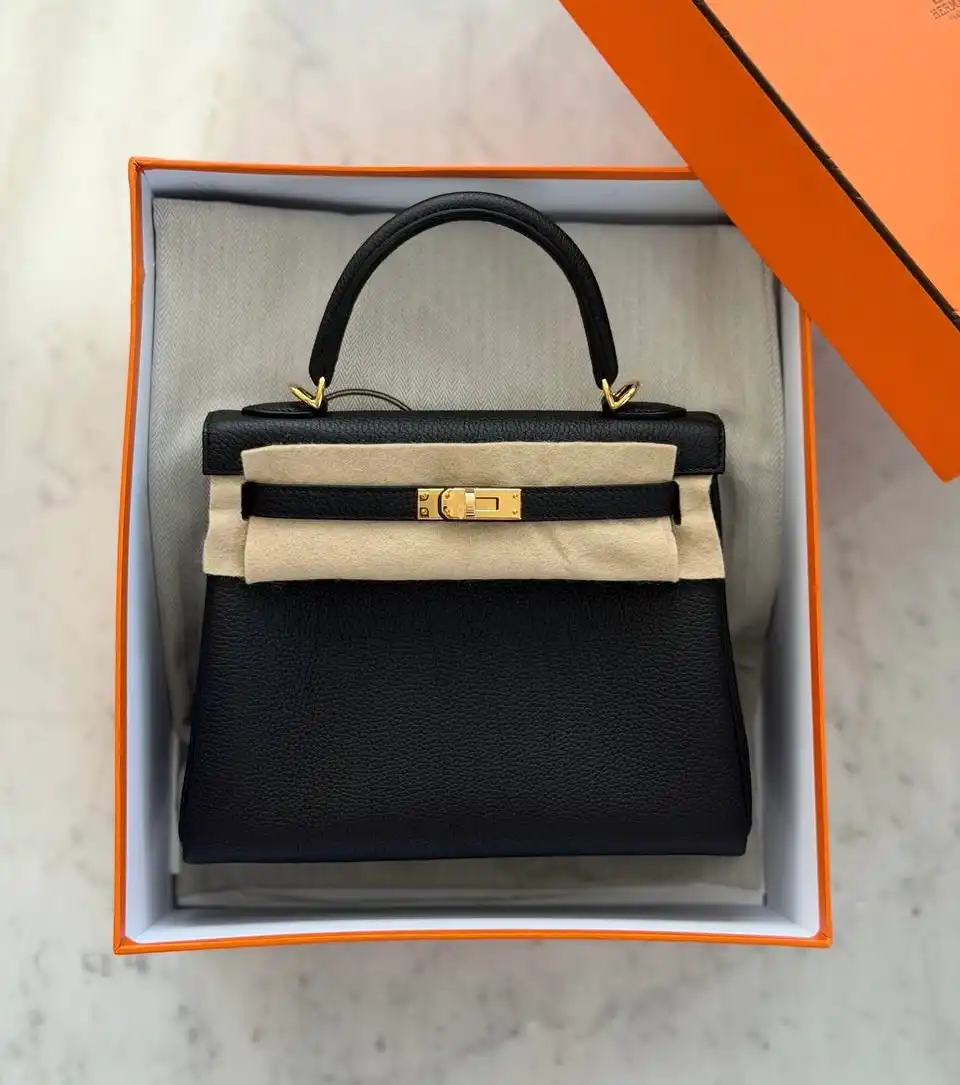 Hermes Hermes Kelly 25 / K25 Togo Black GHW