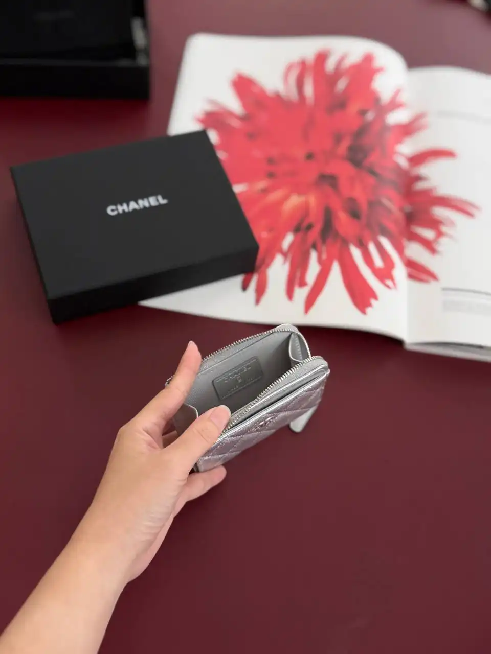 CHANEL Chanel Classic Zipped Card Wallet Caviar Silver SHW