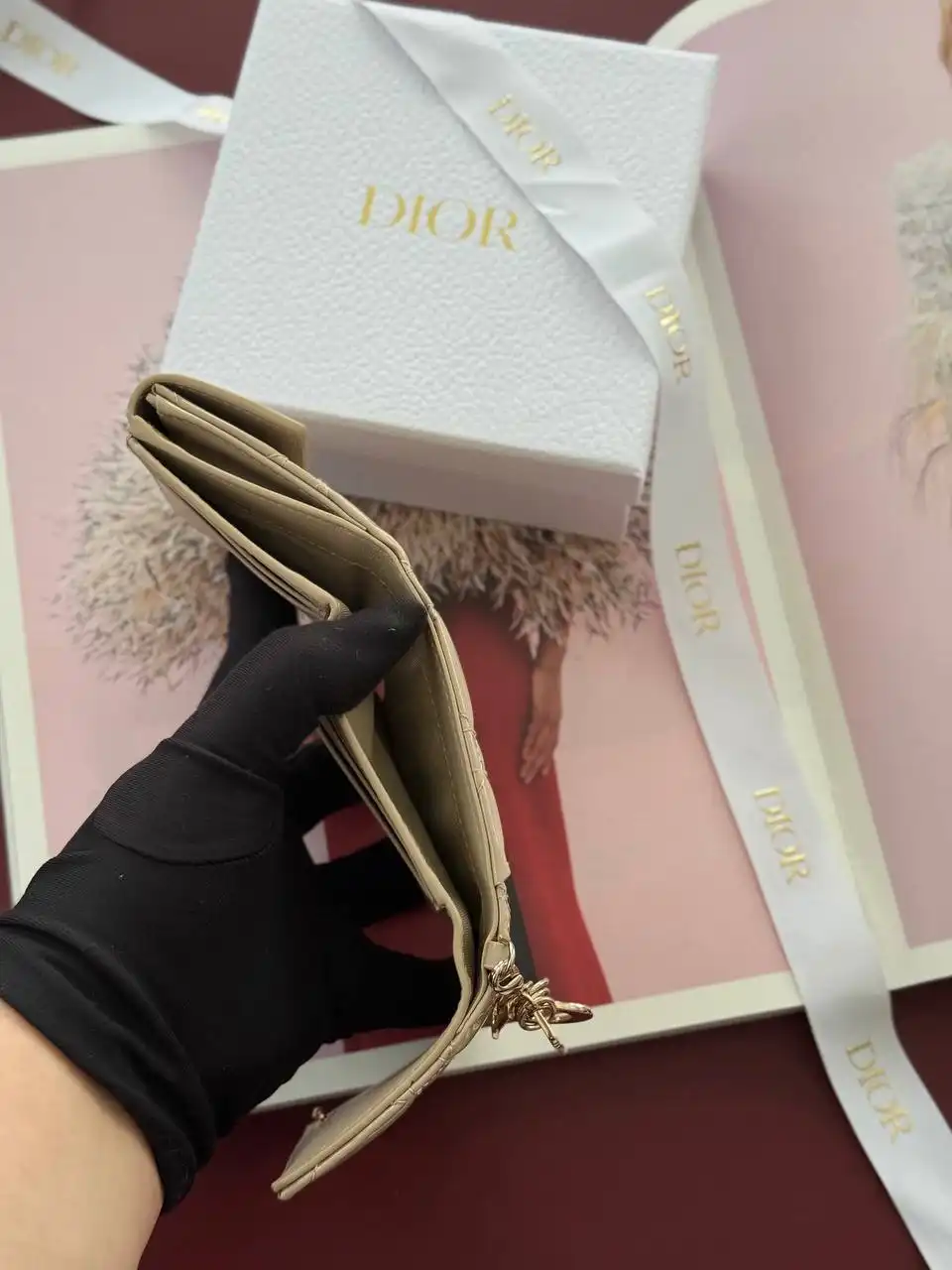DIOR Lady Dior Lotus Wallet Patent Powder Beige - photo 4