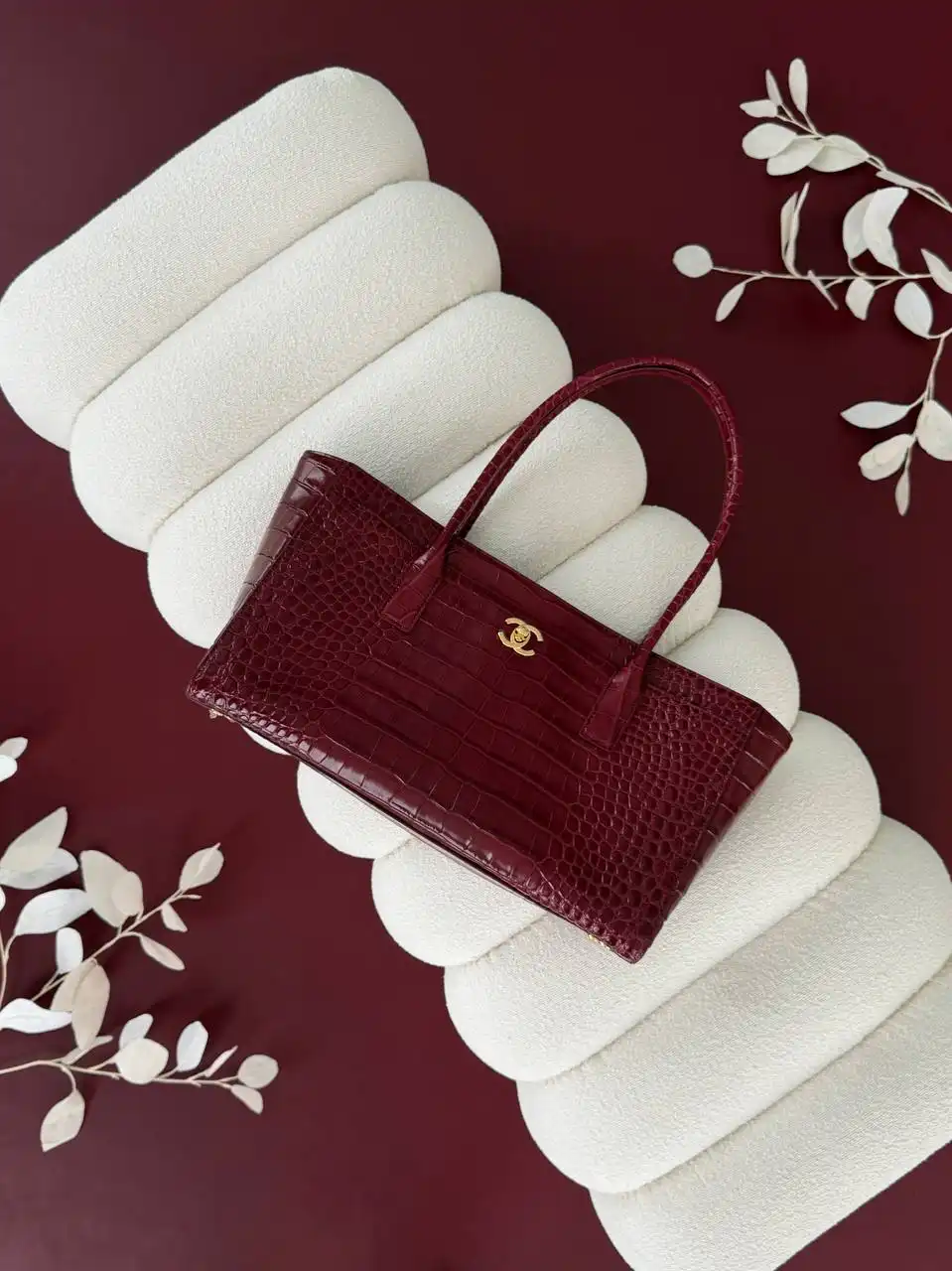 CHANEL Chanel Executive Tote-Embossed Red 2026 GHW