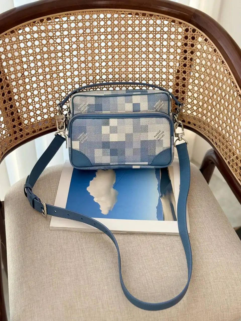 Louis Vuitton LV Nil Messenger Damoflage Indigo