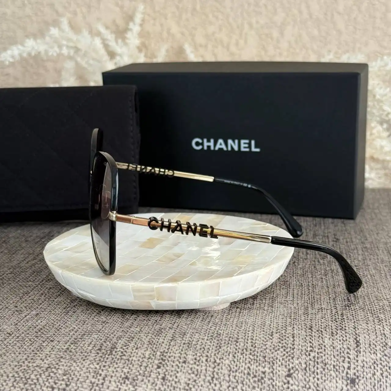 Chanel Butterfly Sunglasses Frame Metal, Gold & Black With Lenses Grey Gradient - photo 3