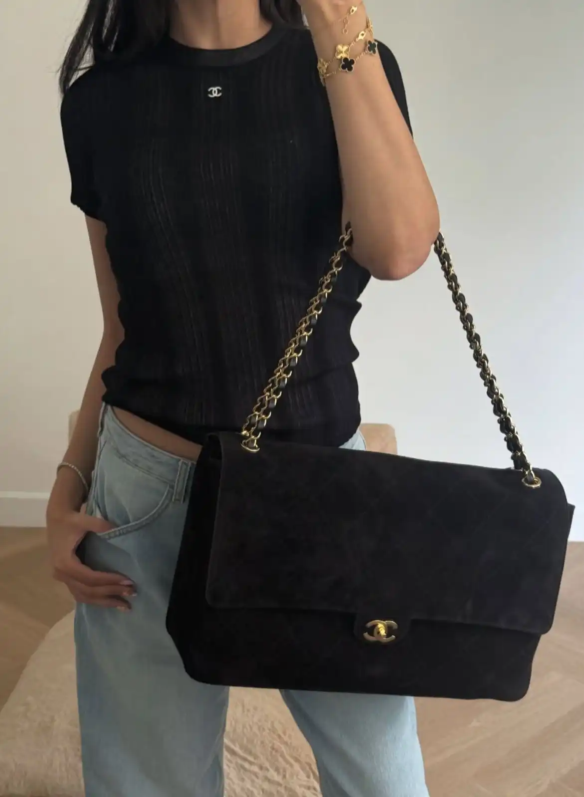Chanel Maxi Flap XXL Velvet Black GHW 38,5cm - photo 6