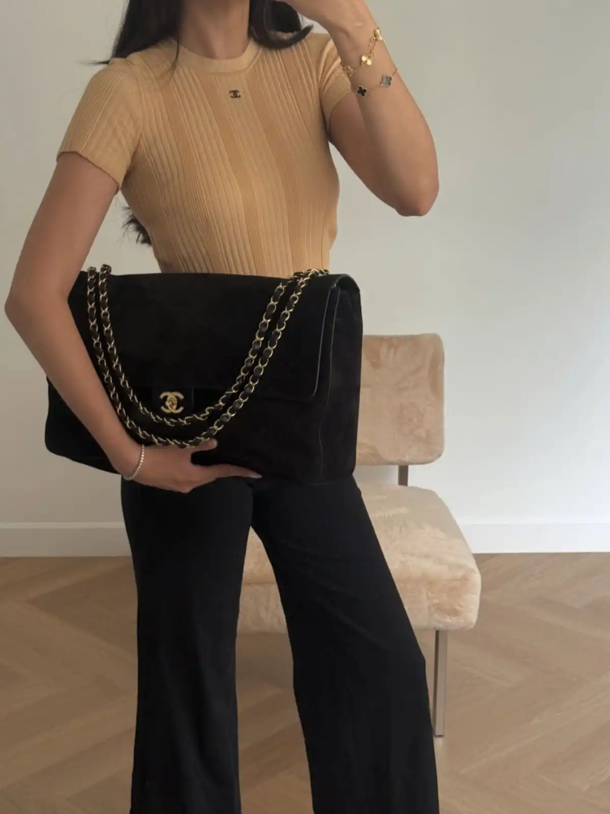 Chanel Maxi Flap XXL Velvet Black GHW 38,5cm - photo 8