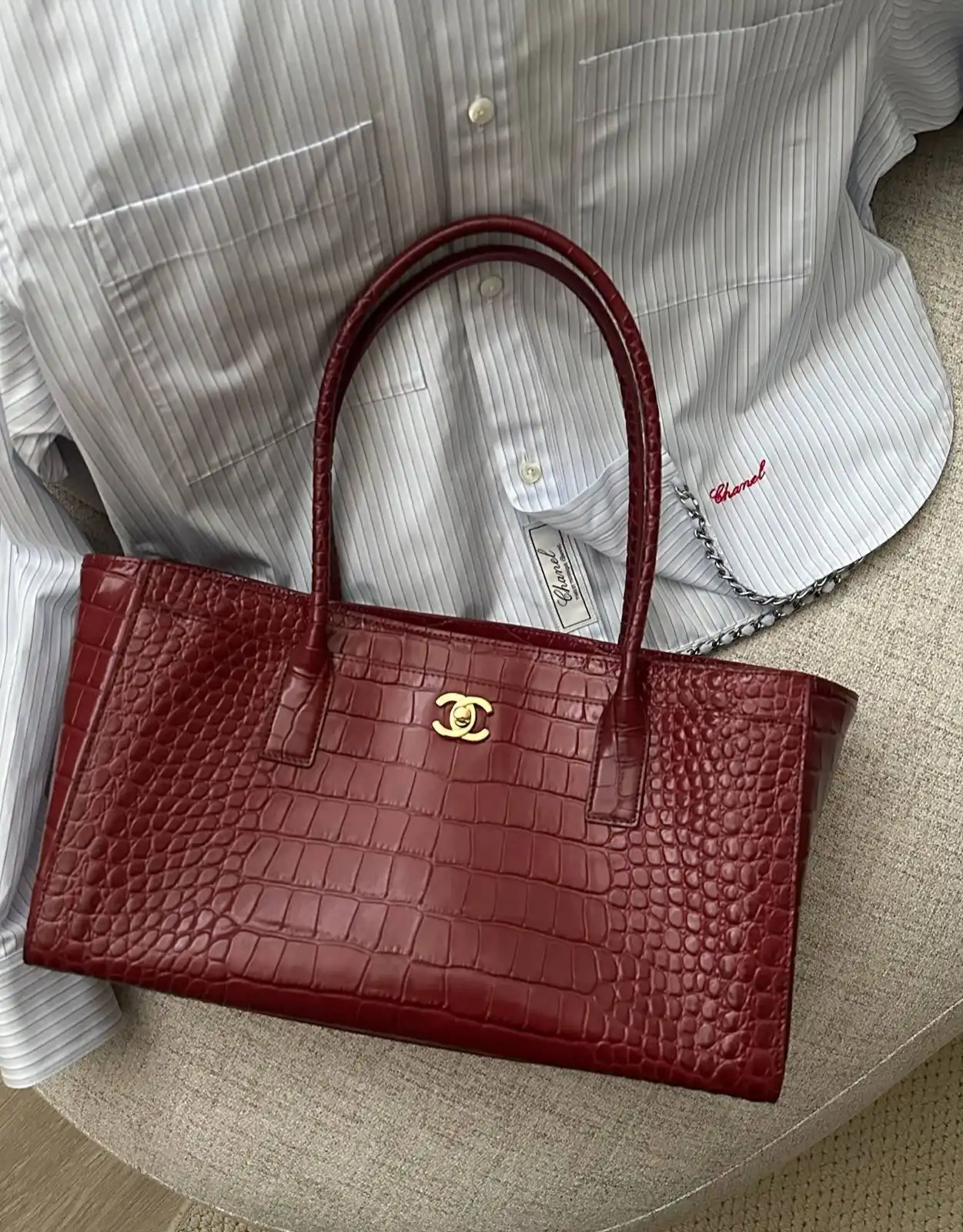 Chanel Executive Tote-Embossed Red 2026 GHW - photo 5