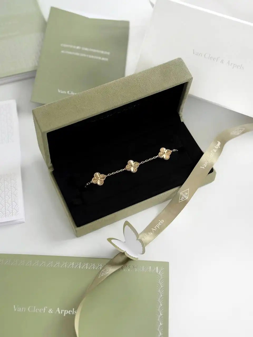 Van Cleef & Arpels Van Cleef & Arpels / VCA Guiloche Vintage Alhambra Bracelet  5 Motifs Gold