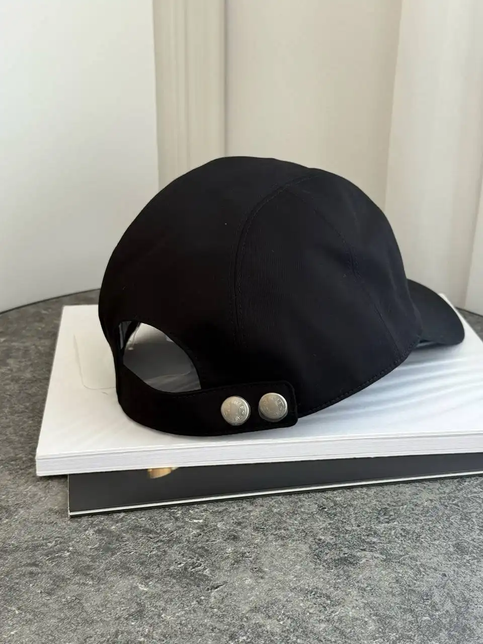 Hermes Hermes Miles Jacron H Cap Noir / Black