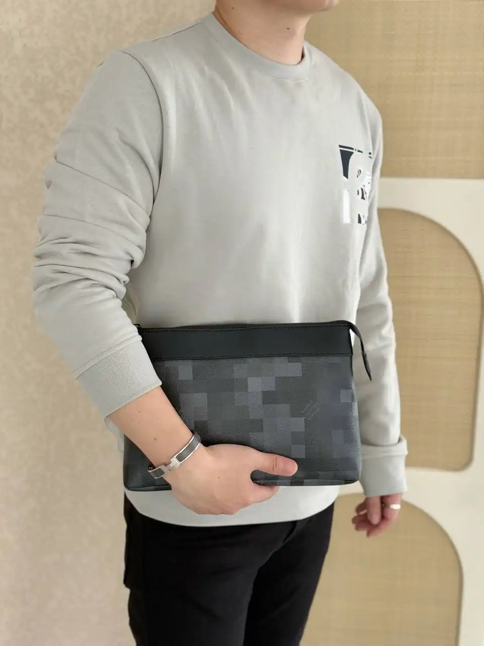 Louis Vuitton LV Pochette Voyage Souple Damoflage
