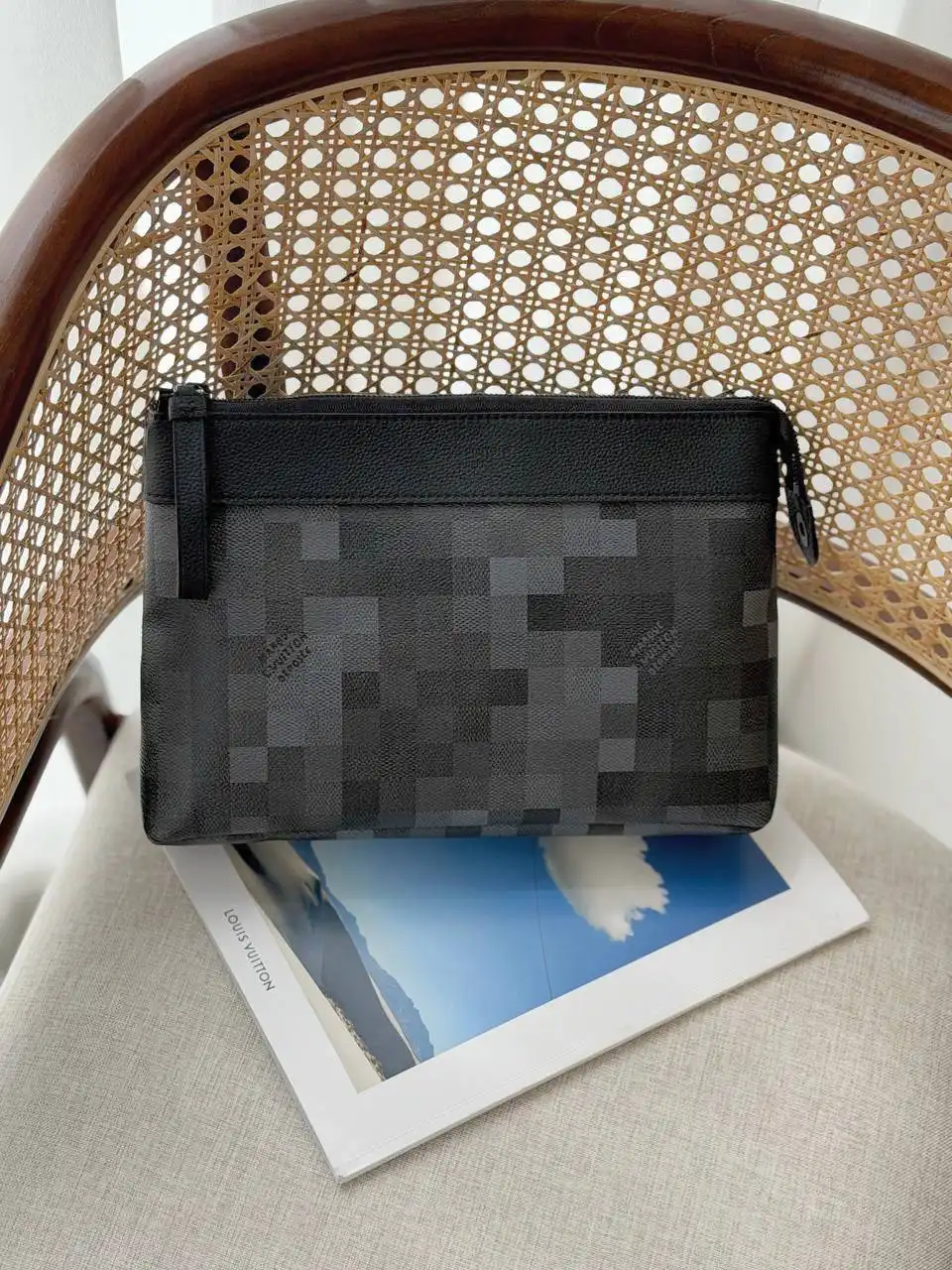 Louis Vuitton LV Pochette Voyage Souple Damoflage