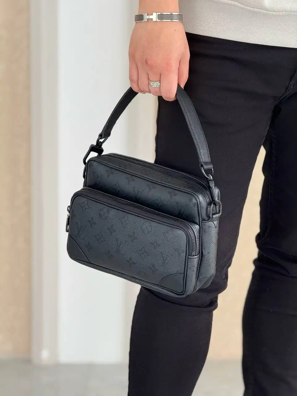 LV Nil Messenger Monogram Midnight - photo 4