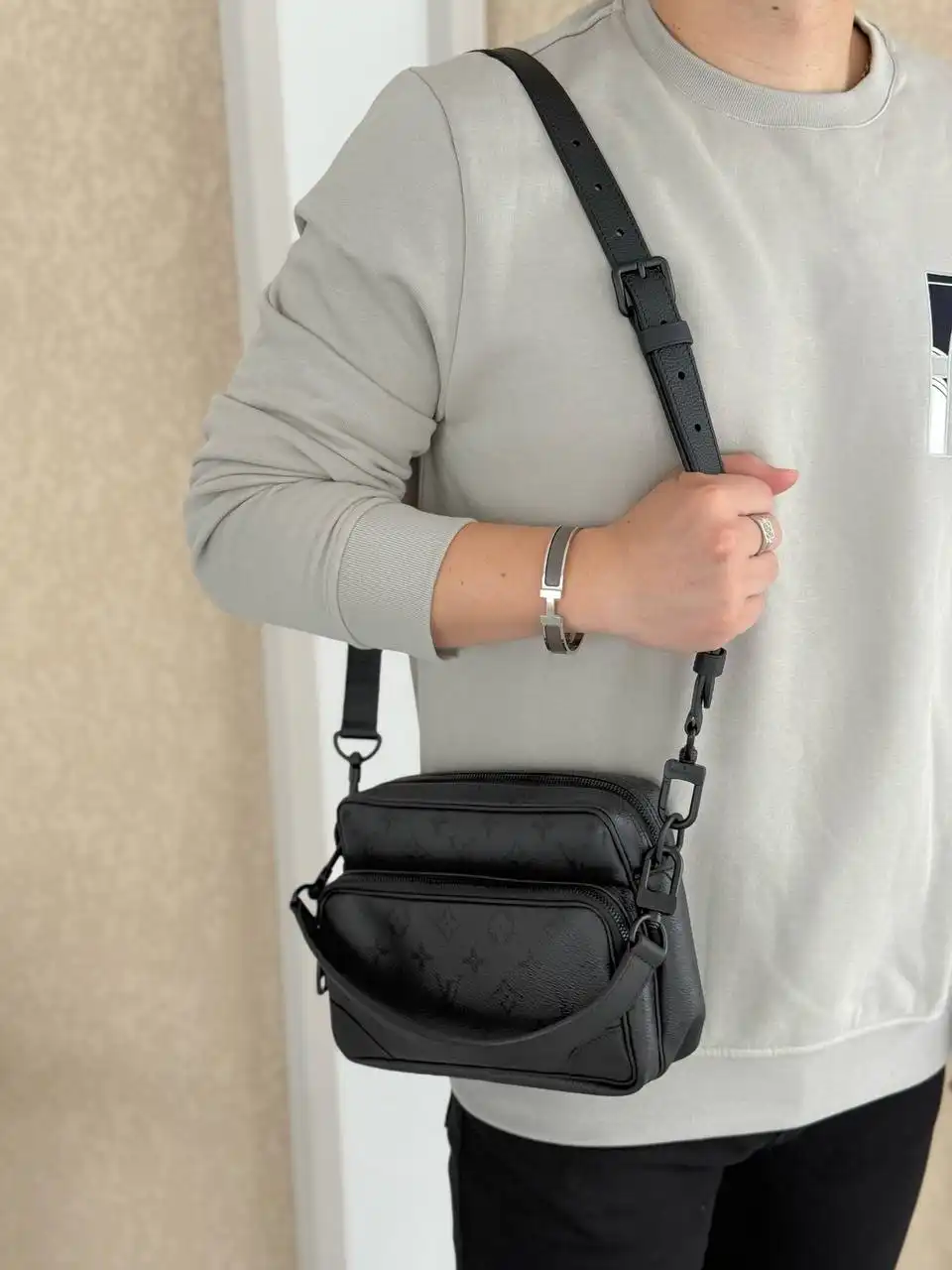 Louis Vuitton LV Nil Messenger Monogram Midnight