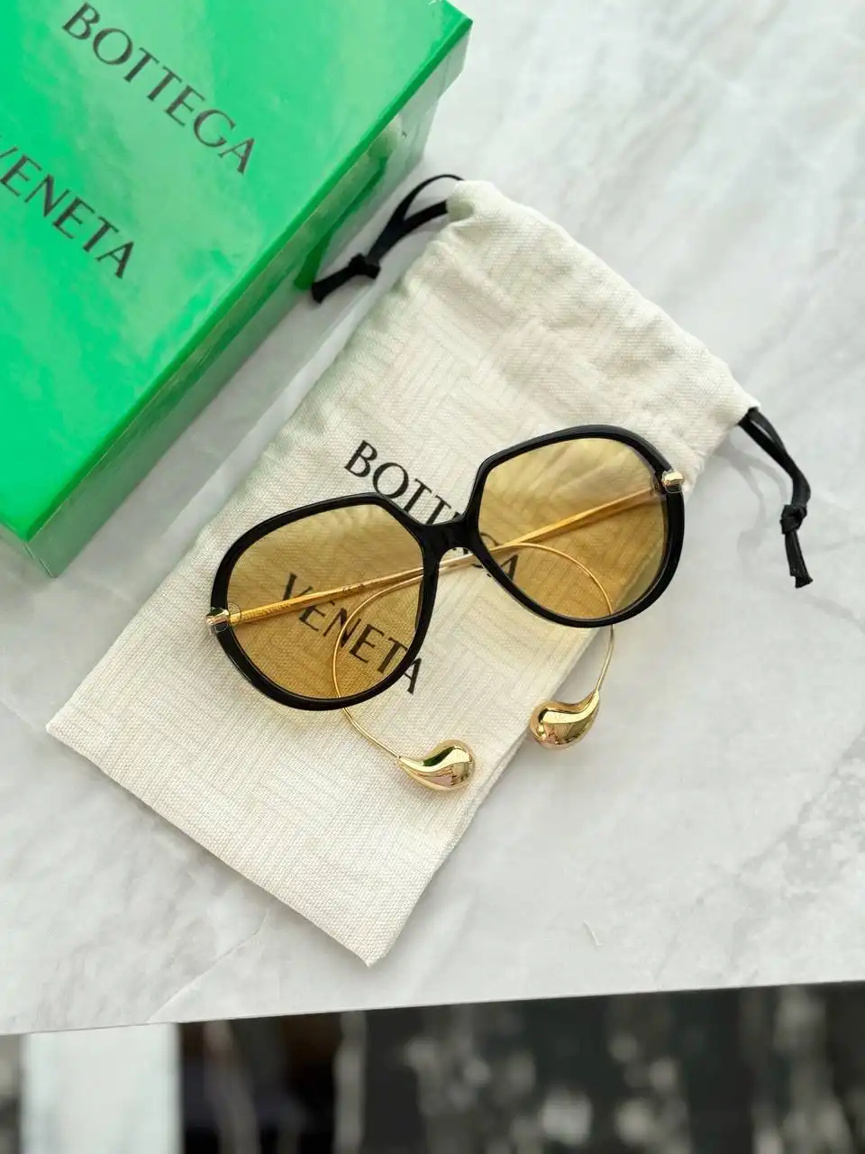 Bottega Veneta Bottega Veneta Squared Drop Aviator Sunglasses Black / Yellow