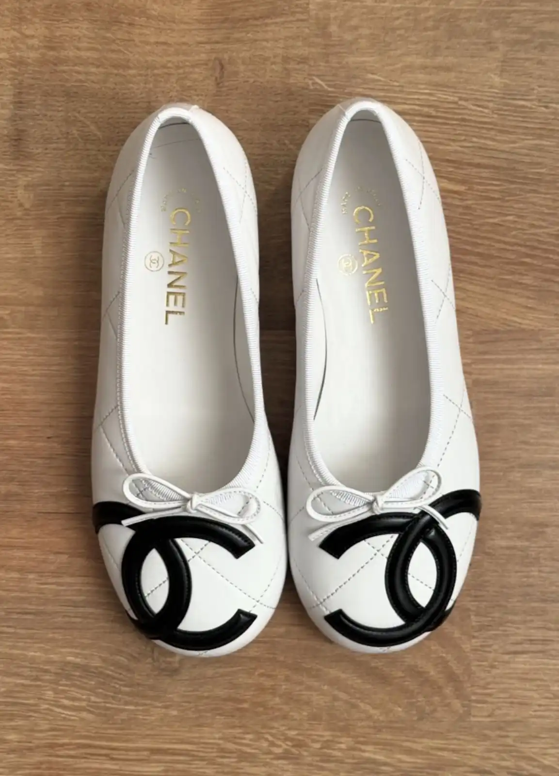 CHANEL Chanel Cambon Flats Ballerine White