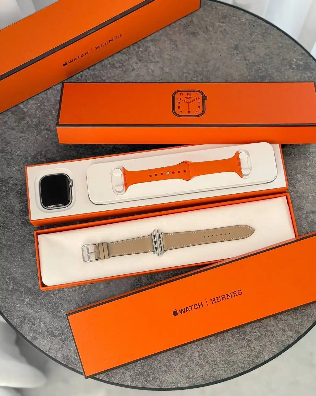 Hermes Apple Watch Series 11 42 mm - Silver - Strap Orange - Strap Trench