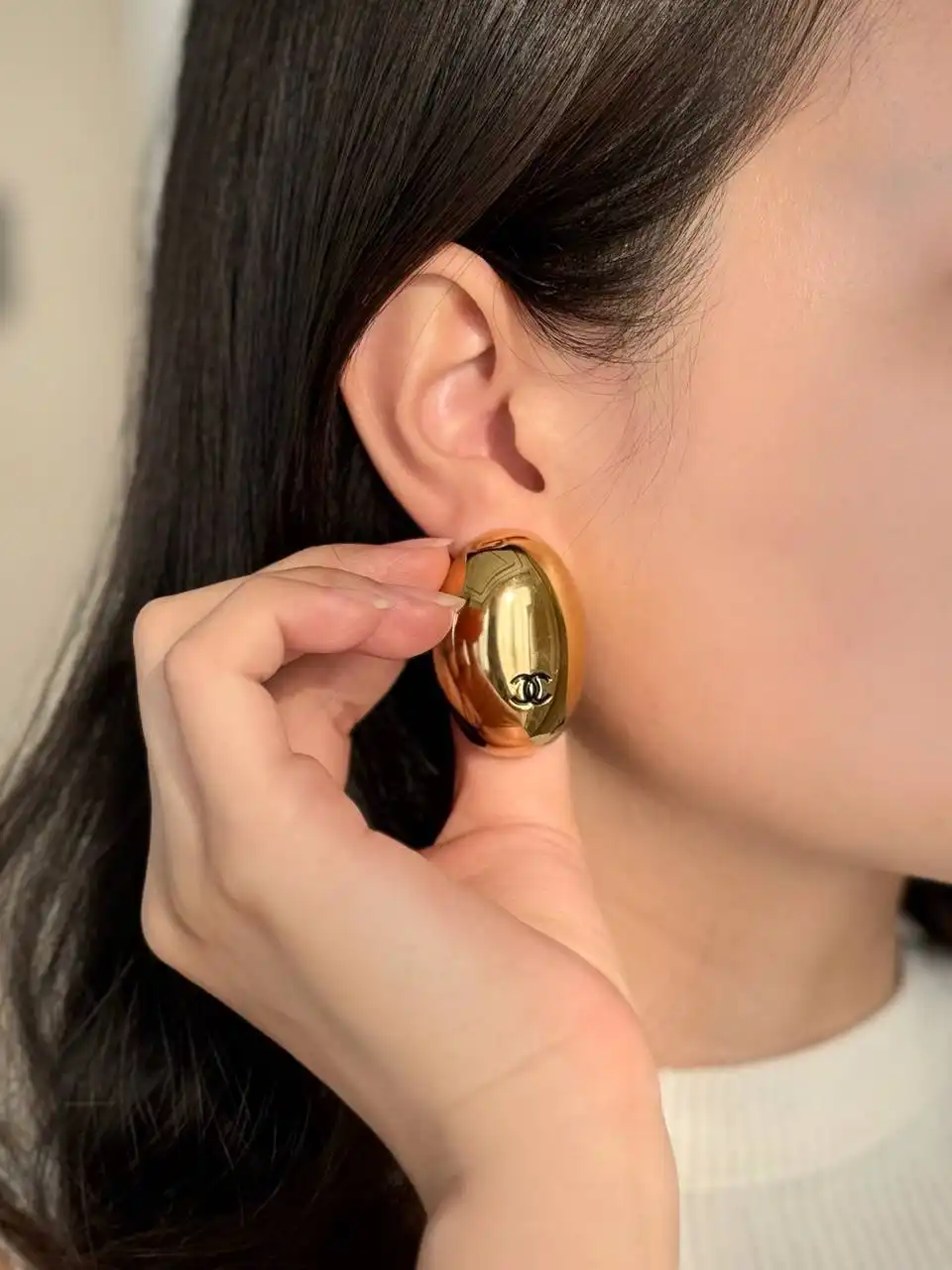 Chanel Big Hoop Earring Gold - photo 3