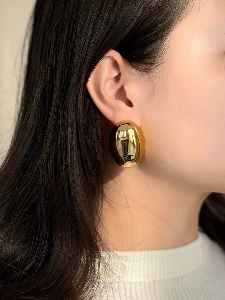Chanel Big Hoop Earring Gold - photo 4