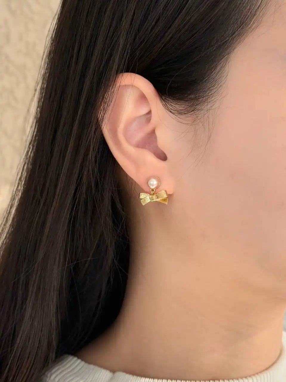 DIOR CD Bow Earrings Gold Metal and Iridescent Pink Pearls - photo 3